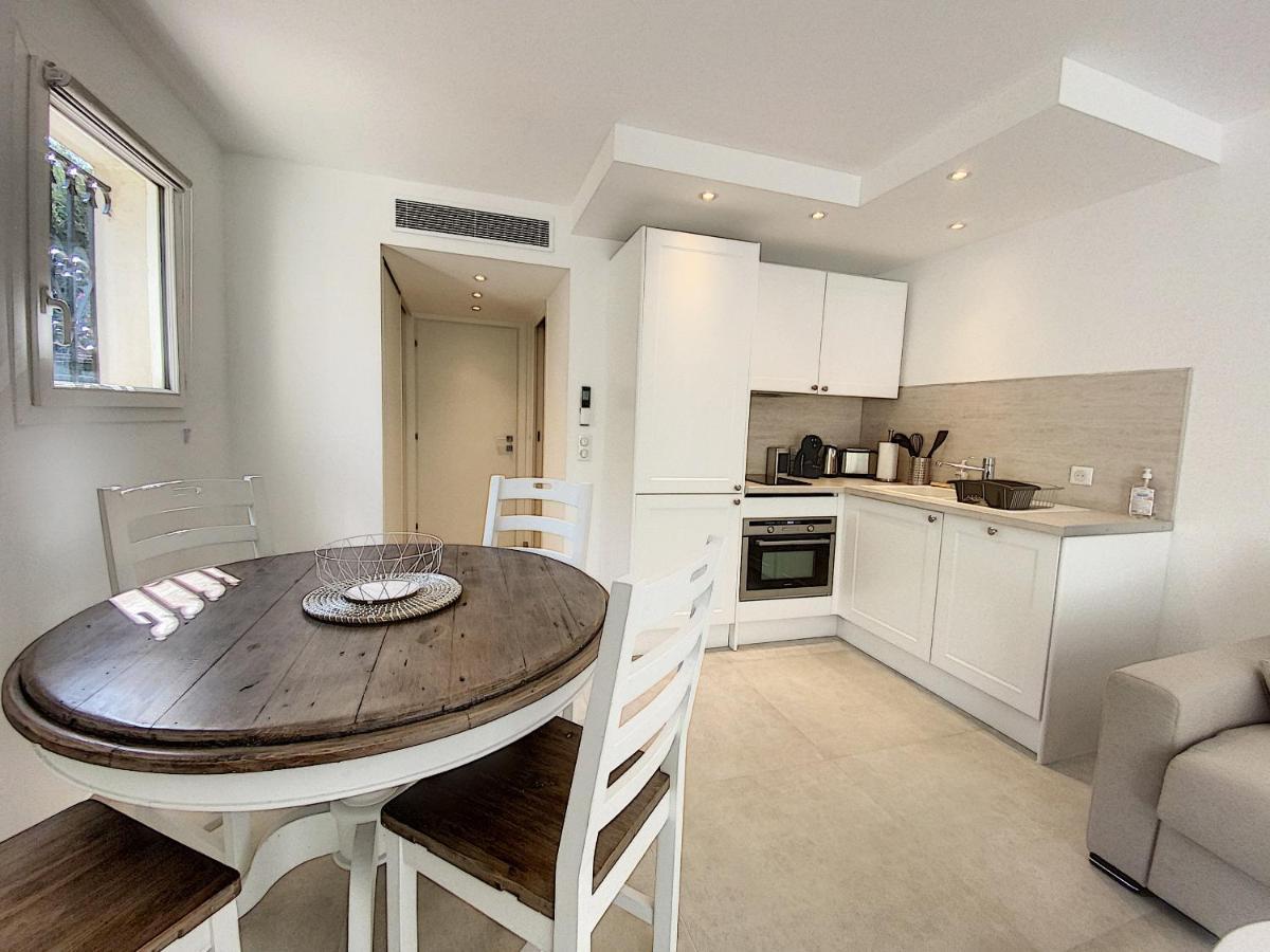 Superbe Appartement Au Coeur Du Cap D'Antibes Exterior photo